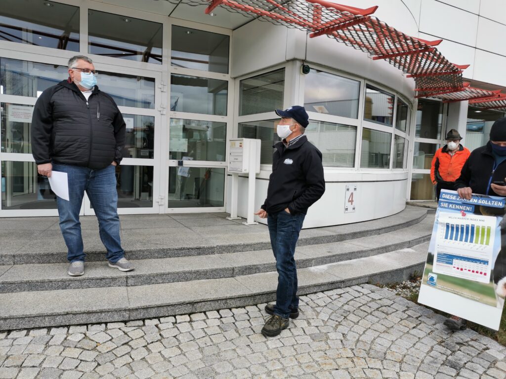 Hans Leis im Gespräch mit der Molkerei Hochwald in Schongau