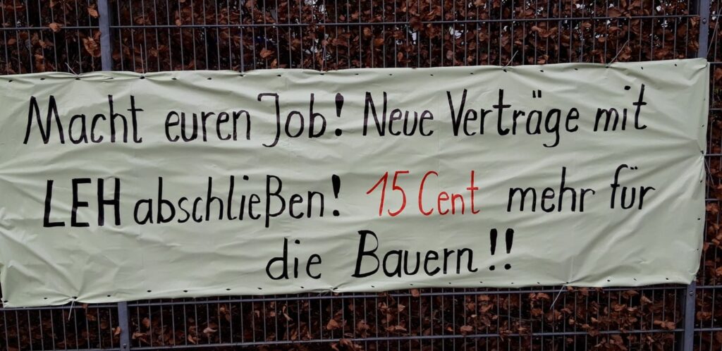 Plakat vor dem Karwendel Werke in Buchloe